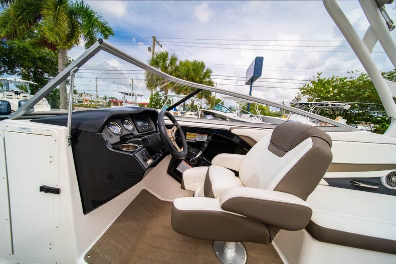 Thumbnail 23 for Used 2015 Yamaha 242 Limited S boat for sale in West Palm Beach, FL