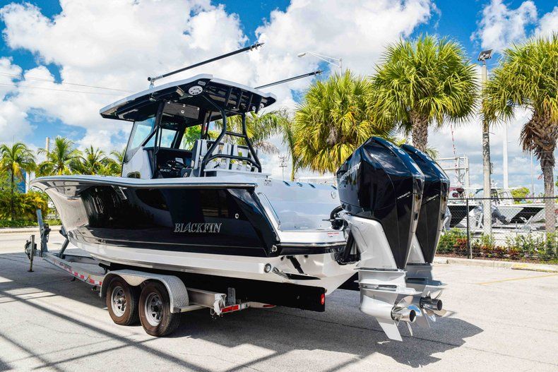 Thumbnail 5 for New 2019 Blackfin 272CC Center Console boat for sale in Fort Lauderdale, FL