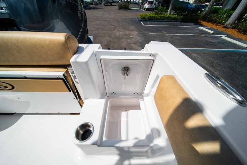 Thumbnail 14 for New 2020 Sportsman Open 212 Center Console boat for sale in West Palm Beach, FL
