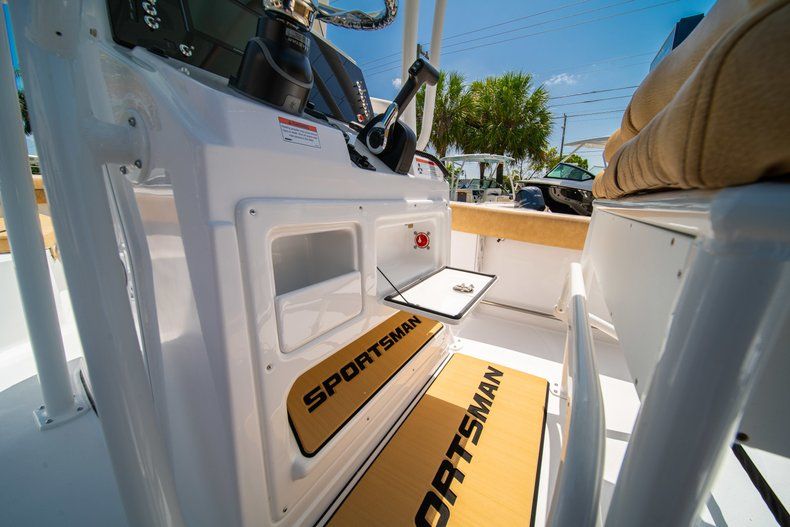 Thumbnail 26 for New 2020 Sportsman Open 212 Center Console boat for sale in West Palm Beach, FL