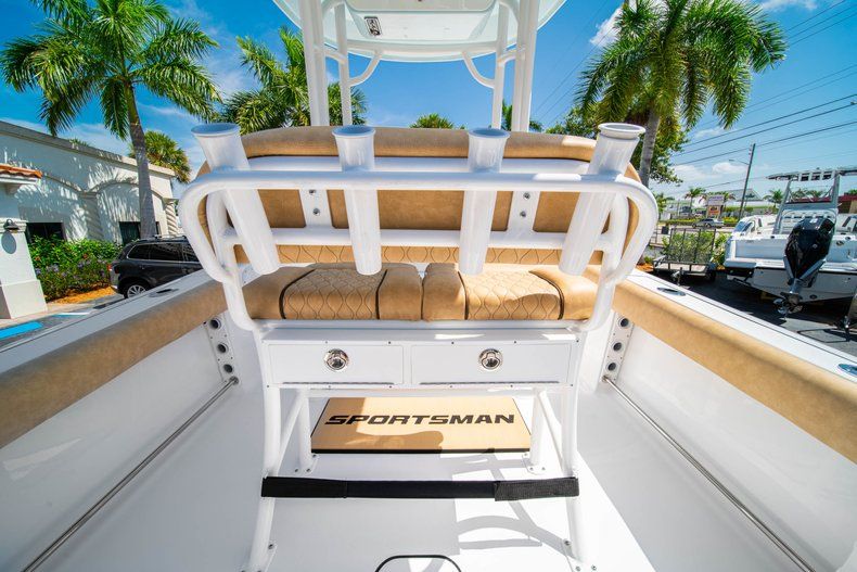 Thumbnail 10 for New 2020 Sportsman Open 212 Center Console boat for sale in West Palm Beach, FL