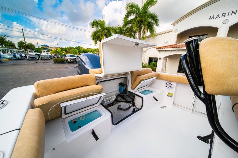 Thumbnail 13 for New 2020 Sportsman Heritage 231 Center Console boat for sale in West Palm Beach, FL