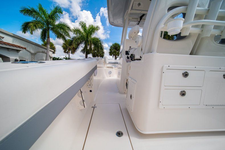 Thumbnail 22 for New 2019 Cobia 280 Center Console boat for sale in West Palm Beach, FL