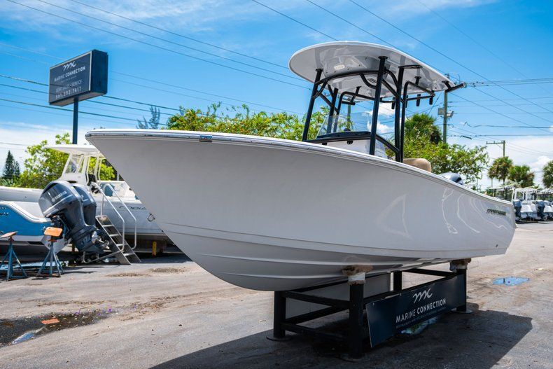 Thumbnail 3 for New 2020 Sportsman Open 212 Center Console boat for sale in West Palm Beach, FL