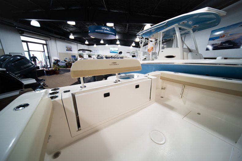 Thumbnail 8 for New 2020 Cobia 280 CC Center Console boat for sale in West Palm Beach, FL