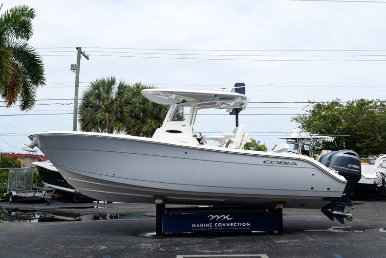 Thumbnail 4 for New 2019 Cobia 262 Center Console boat for sale in Vero Beach, FL