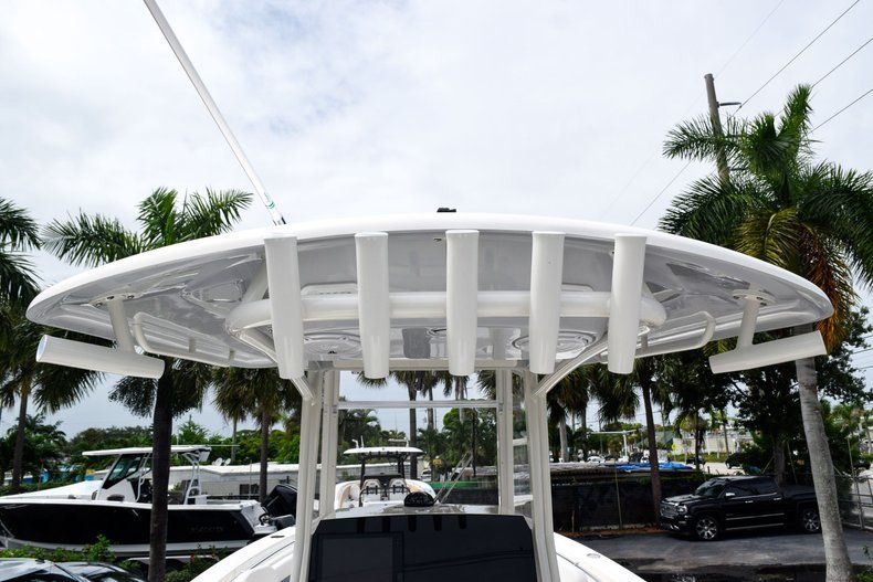 Thumbnail 27 for New 2019 Cobia 262 Center Console boat for sale in Vero Beach, FL