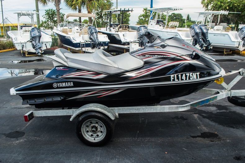Thumbnail 2 for Used 2007 Yamaha VX Cruiser boat for sale in West Palm Beach, FL