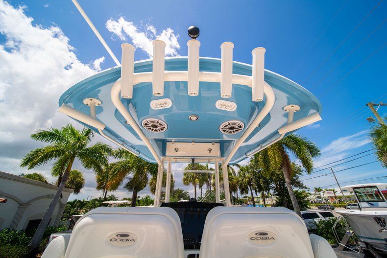Thumbnail 9 for New 2020 Cobia 280 CC Center Console boat for sale in West Palm Beach, FL