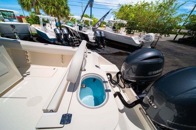 Thumbnail 10 for New 2020 Cobia 280 CC Center Console boat for sale in West Palm Beach, FL