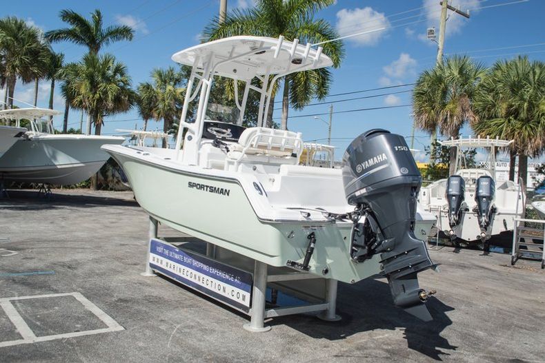 Thumbnail 5 for New 2015 Sportsman Open 212 Center Console boat for sale in Miami, FL