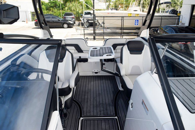 Thumbnail 86 for Used 2018 Yamaha 242 LIMITED S E-SERIES boat for sale in Fort Lauderdale, FL
