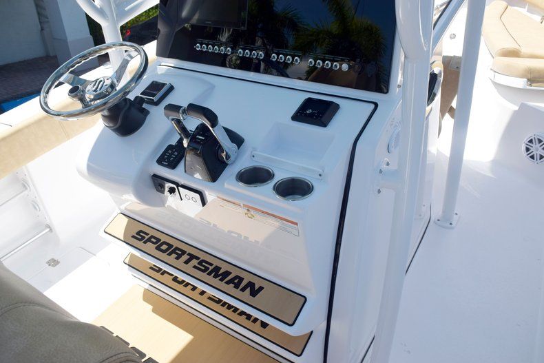 Thumbnail 33 for New 2020 Sportsman Open 282 Center Console boat for sale in Vero Beach, FL
