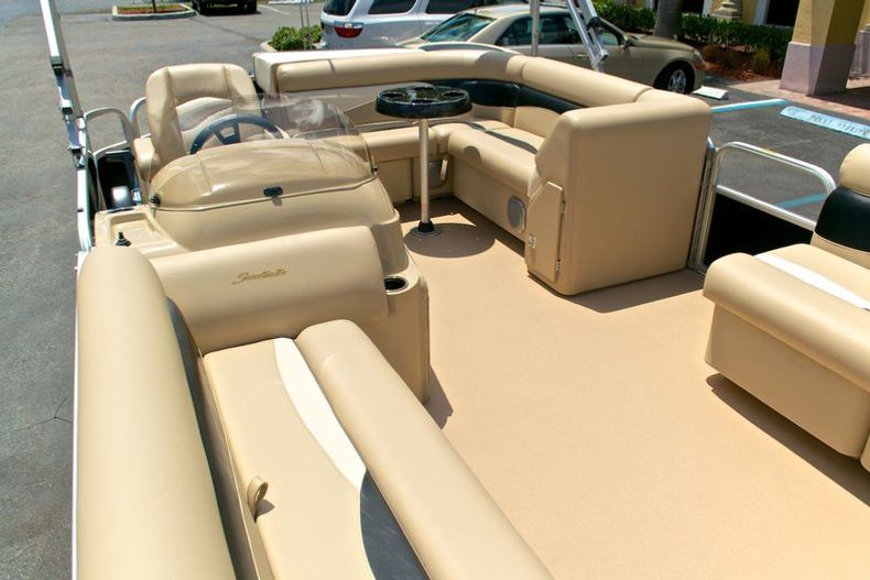 Thumbnail 59 for New 2014 Sweetwater 2086 Cruise 3 Gate boat for sale in West Palm Beach, FL
