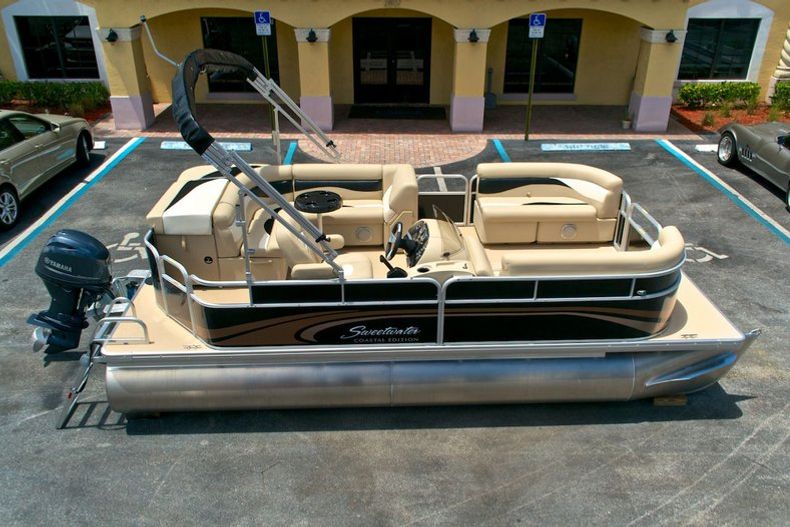 Thumbnail 66 for New 2014 Sweetwater 2086 Cruise 3 Gate boat for sale in West Palm Beach, FL
