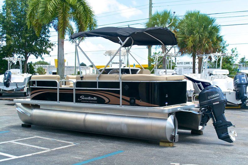 Thumbnail 5 for New 2014 Sweetwater 2086 Cruise 3 Gate boat for sale in West Palm Beach, FL