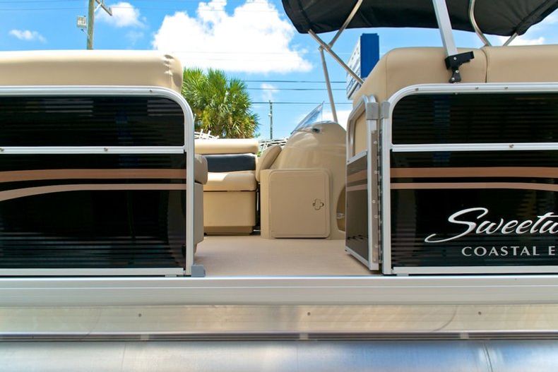 Thumbnail 21 for New 2014 Sweetwater 2086 Cruise 3 Gate boat for sale in West Palm Beach, FL