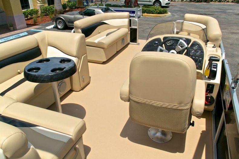 Thumbnail 25 for New 2014 Sweetwater 2086 Cruise 3 Gate boat for sale in West Palm Beach, FL