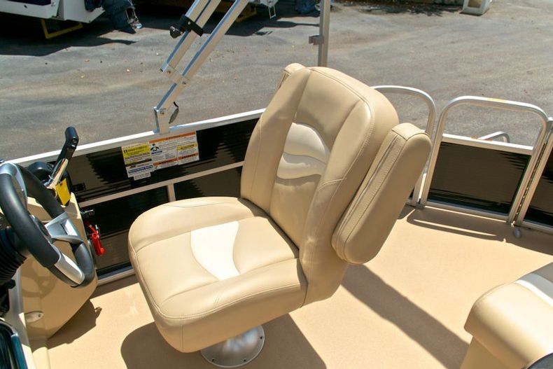 Thumbnail 38 for New 2014 Sweetwater 2086 Cruise 3 Gate boat for sale in West Palm Beach, FL