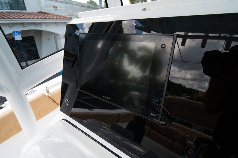 Thumbnail 32 for New 2020 Sportsman Open 252 Center Console boat for sale in Vero Beach, FL
