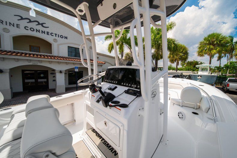Thumbnail 17 for New 2020 Sportsman Heritage 211 Center Console boat for sale in Miami, FL