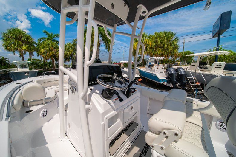 Thumbnail 18 for New 2020 Sportsman Heritage 211 Center Console boat for sale in Miami, FL
