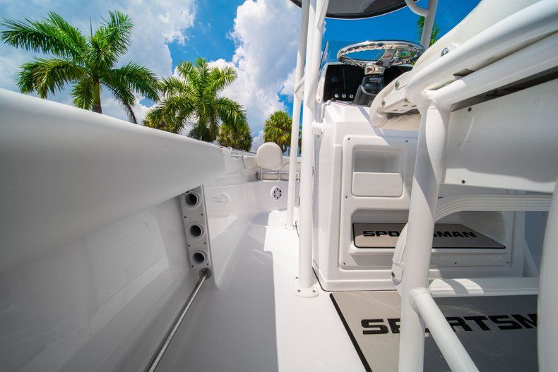 Thumbnail 16 for New 2020 Sportsman Heritage 211 Center Console boat for sale in Miami, FL