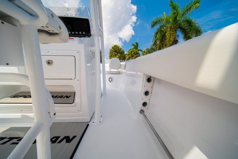 Thumbnail 15 for New 2020 Sportsman Heritage 211 Center Console boat for sale in Miami, FL