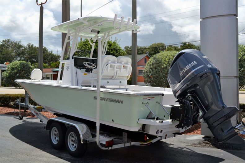 Thumbnail 2 for New 2020 Sportsman Masters 247 Bay Boat boat for sale in Fort Lauderdale, FL