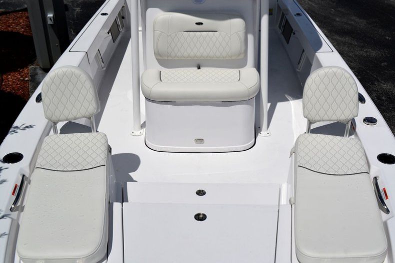 Thumbnail 14 for New 2020 Sportsman Masters 247 Bay Boat boat for sale in Fort Lauderdale, FL