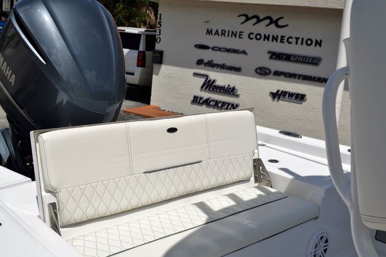 Thumbnail 19 for New 2020 Sportsman Masters 247 Bay Boat boat for sale in Fort Lauderdale, FL