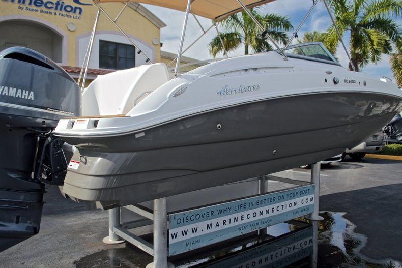 Thumbnail 9 for New 2017 Hurricane SunDeck SD 2400 OB boat for sale in West Palm Beach, FL