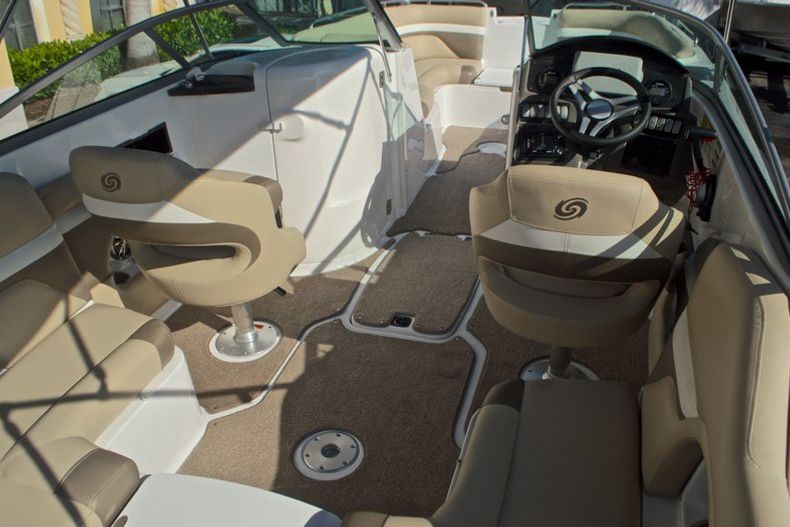 Thumbnail 22 for New 2016 Hurricane SunDeck SD 2486 OB boat for sale in West Palm Beach, FL