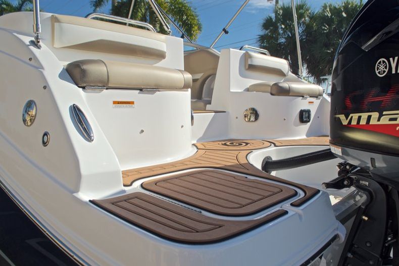 Thumbnail 10 for New 2016 Hurricane SunDeck SD 2486 OB boat for sale in West Palm Beach, FL