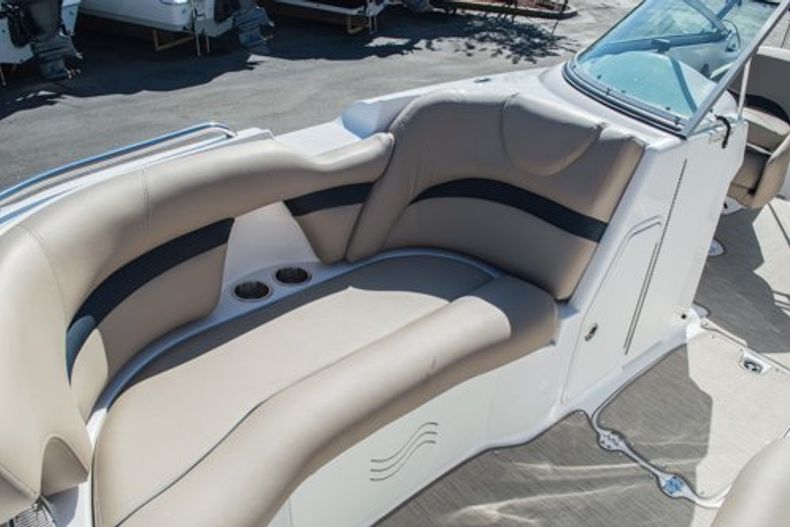 Thumbnail 28 for  2014 Hurricane SunDeck SD 2200 DC OB boat for sale in West Palm Beach, FL