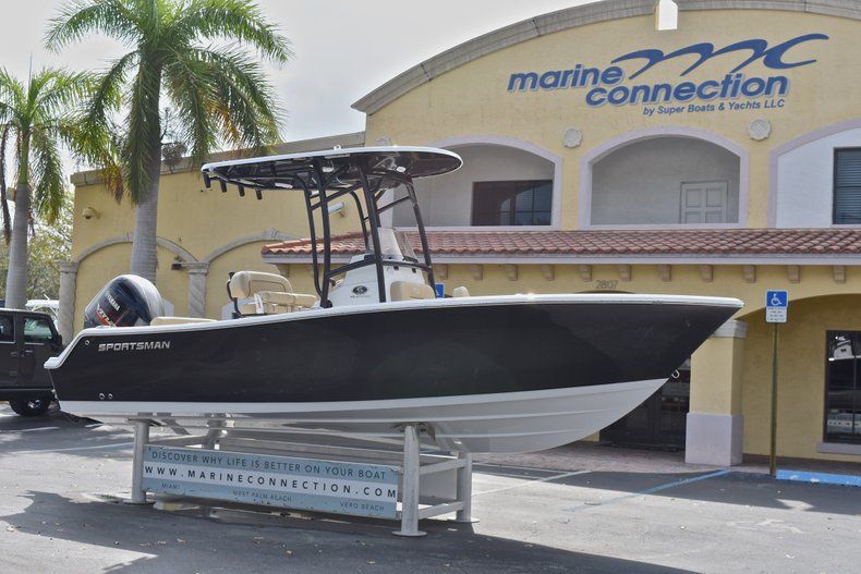 Thumbnail 1 for New 2018 Sportsman Open 212 Center Console boat for sale in Vero Beach, FL