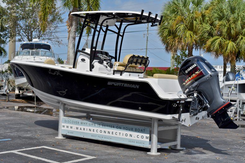 Thumbnail 6 for New 2018 Sportsman Open 212 Center Console boat for sale in Vero Beach, FL
