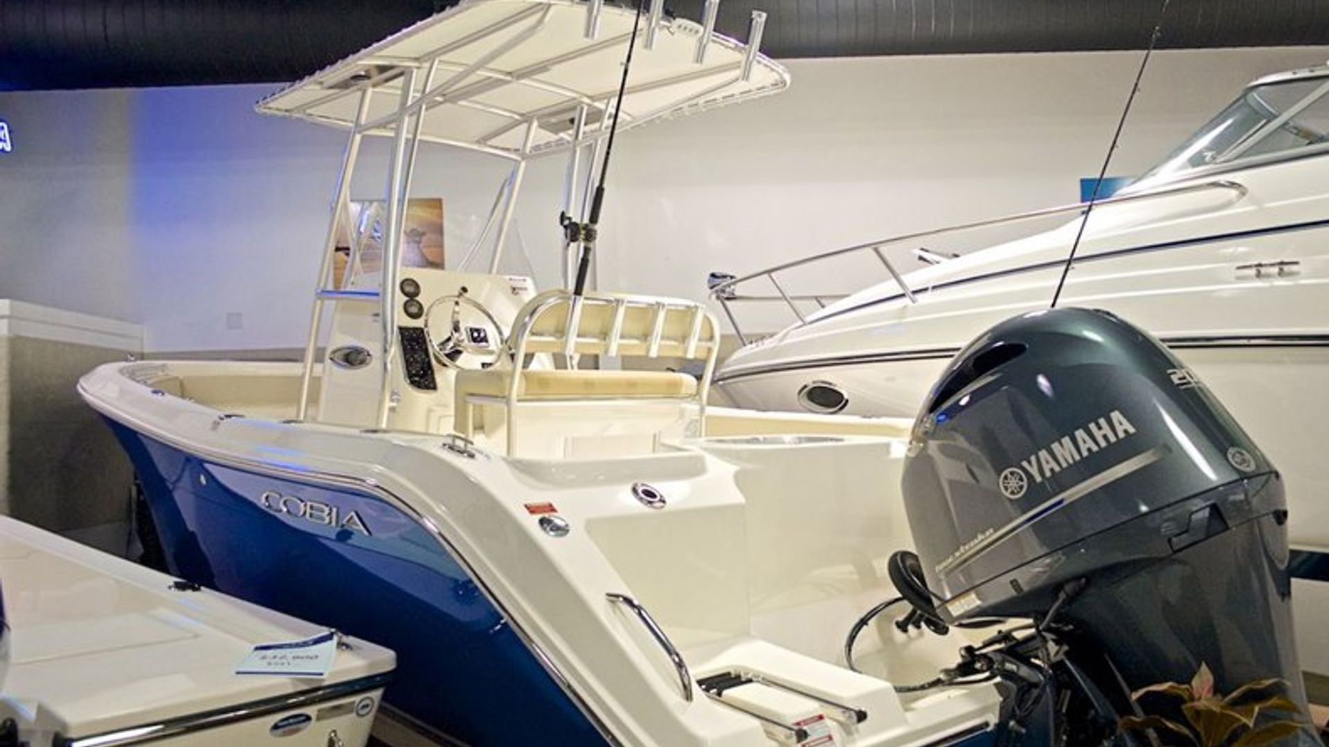 New 2014 Cobia 217 Center Console #R016 image 2