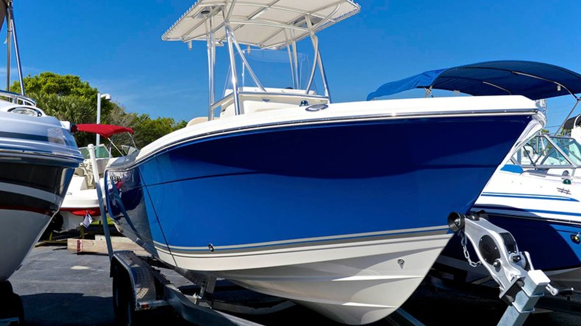 New 2014 Cobia 217 Center Console #R016 image 1