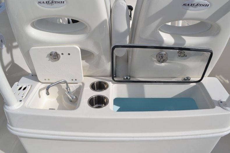 Thumbnail 27 for New 2016 Sailfish 320 CC Center Console boat for sale in West Palm Beach, FL