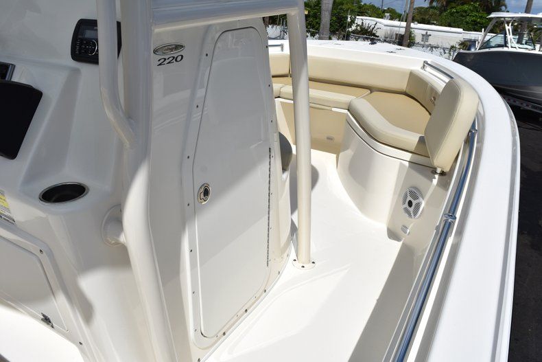 Thumbnail 38 for New 2018 Cobia 220 Center Console boat for sale in West Palm Beach, FL