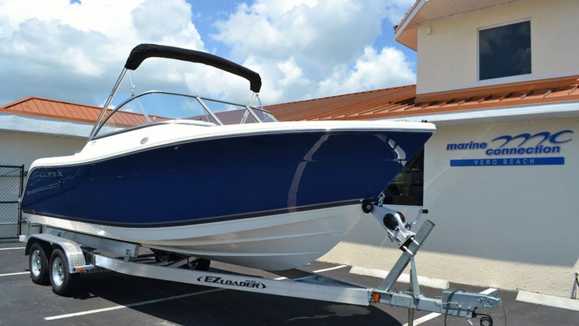 New 2015 Cobia 220 Dual Console #C001 image 3