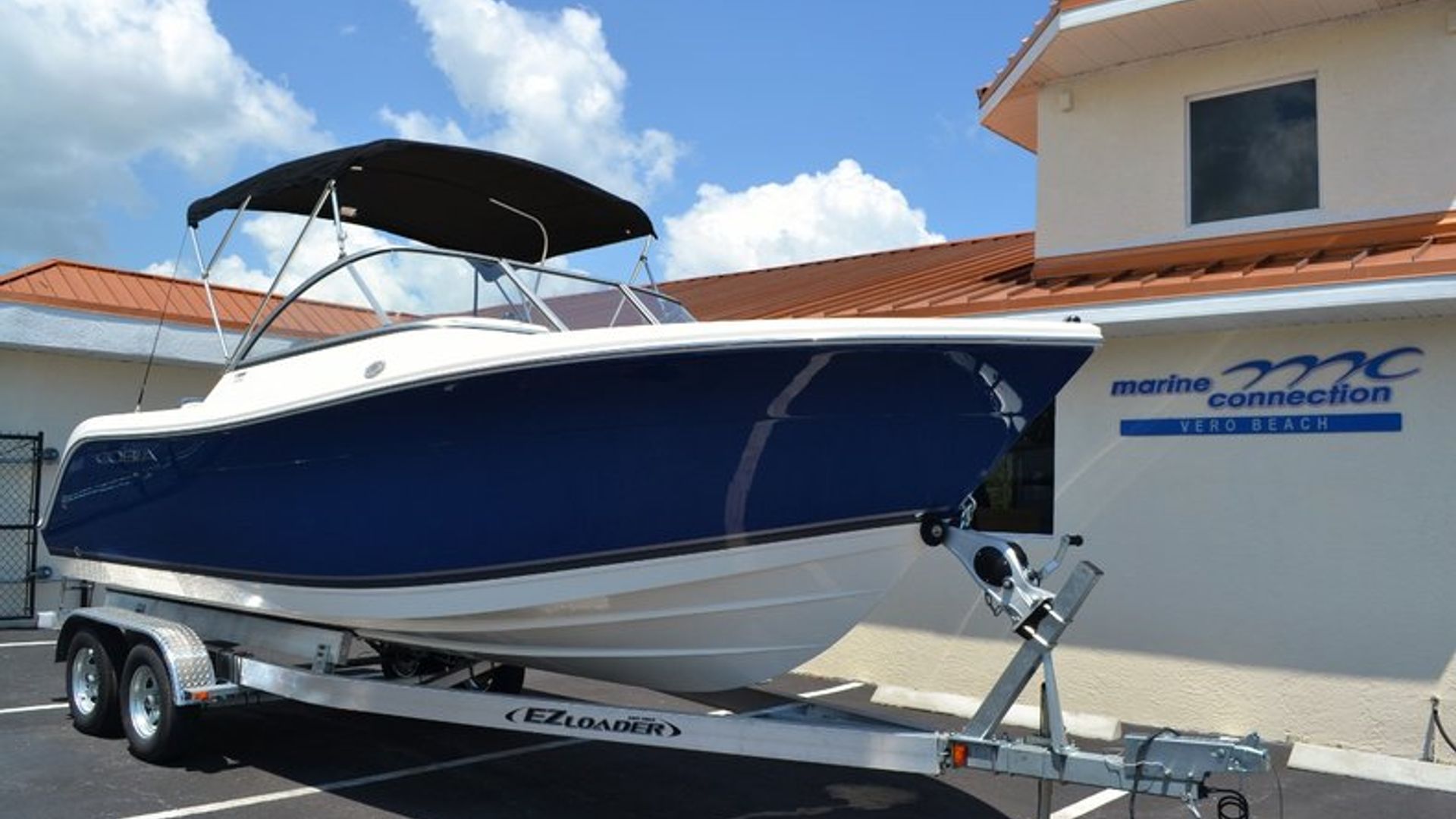 New 2015 Cobia 220 Dual Console #C001 image 4