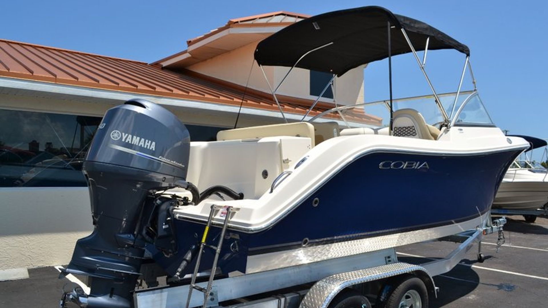 New 2015 Cobia 220 Dual Console #C001 image 9