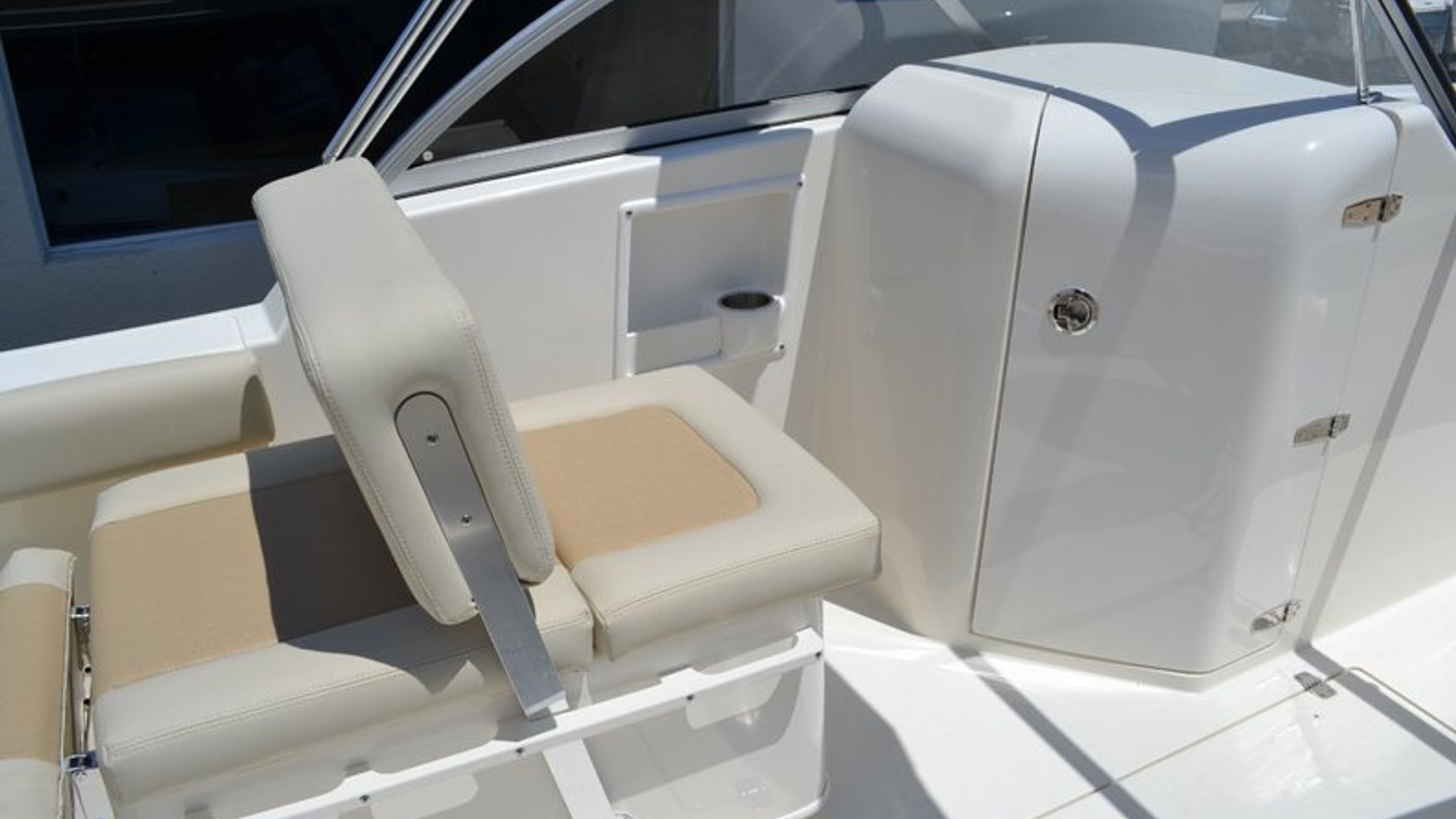 New 2015 Cobia 220 Dual Console #C001 image 21