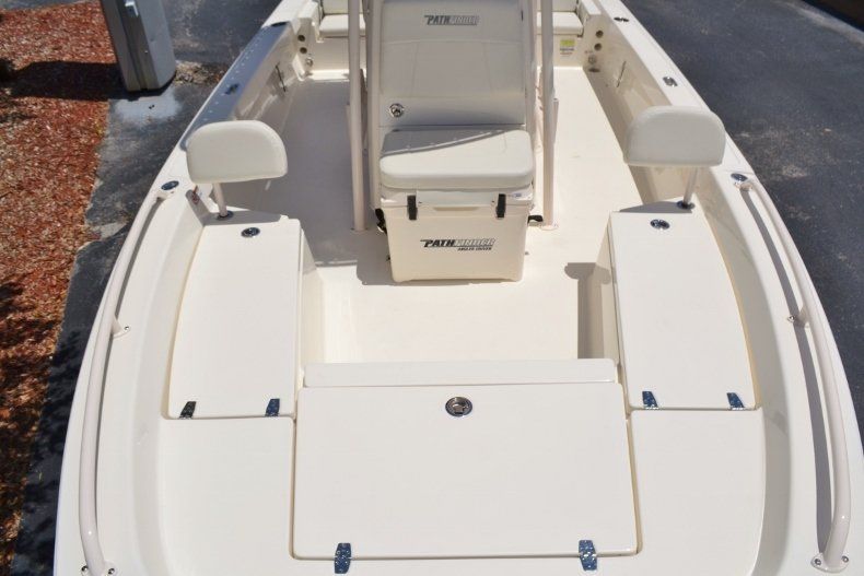 Thumbnail 11 for New 2018 Pathfinder 2200 TRS Bay Boat boat for sale in Vero Beach, FL