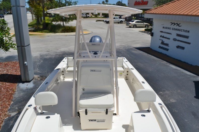 Thumbnail 12 for New 2018 Pathfinder 2200 TRS Bay Boat boat for sale in Vero Beach, FL