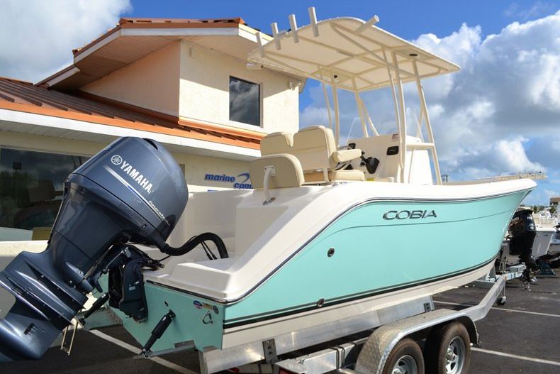 Thumbnail 6 for New 2015 Cobia 217 Center Console boat for sale in Vero Beach, FL