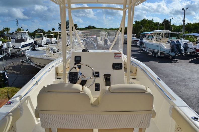 Thumbnail 14 for New 2015 Cobia 217 Center Console boat for sale in Vero Beach, FL