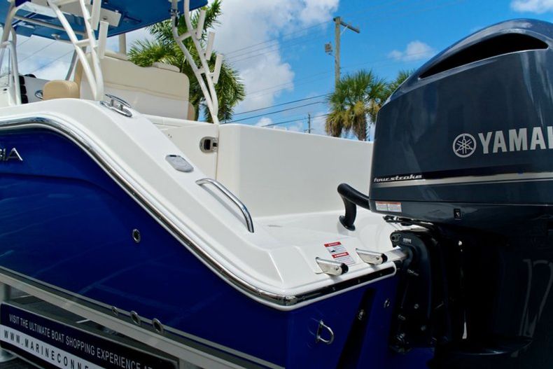 Thumbnail 22 for New 2014 Cobia 296 Center Console boat for sale in West Palm Beach, FL